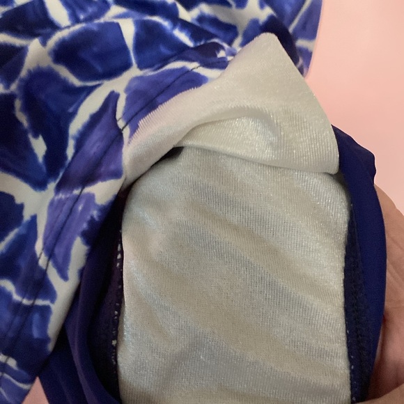 Maxine of Hollywood WO SIZE 12 Blue and White Geo designONE PIECE SWIMSUIT CLEAN - Picture 9 of 15